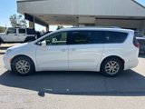 Used 2021 Chrysler Pacifica Touring-L image 2