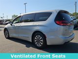 Certified 2023 Chrysler Pacifica Limited image 2