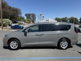 Used 2022 Chrysler Pacifica Touring-L image 5