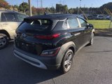 Used 2022 Hyundai Kona SE image 3
