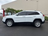 Used 2017 Jeep Cherokee Latitude w/ True North Edition image 4