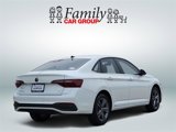 Used 2023 Volkswagen Jetta SE image 4
