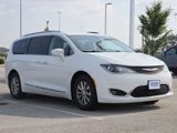 Used 2018 Chrysler Pacifica Touring-L Plus image 2