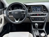 Used 2018 Hyundai Sonata Limited image 4