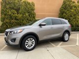 Used 2017 Kia Sorento LX image 2