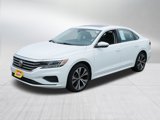 Used 2021 Volkswagen Passat 2.0T SE image 3