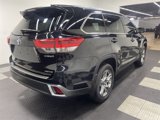 Used 2017 Toyota Highlander Limited Platinum image 4