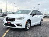 New 2025 Chrysler Pacifica Select image 2