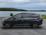 Used 2022 Chrysler Pacifica Touring-L w/ S Appearance Package image 4