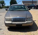 Used 2006 Ford Crown Victoria image 3