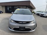 Used 2019 Chrysler Pacifica Touring-L image 2
