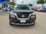 Used 2021 Nissan Rogue SV image 2