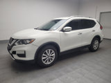 Used 2017 Nissan Rogue SV image 2
