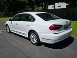 Used 2017 Volkswagen Passat 1.8T S image 4