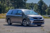 Used 2018 Toyota Sienna SE image 3