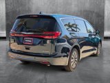 New 2025 Chrysler Pacifica Select image 2