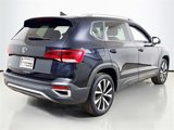 Used 2024 Volkswagen Taos SE image 4