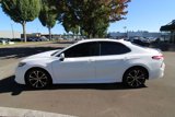 Used 2020 Toyota Camry SE image 3