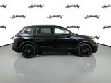 Used 2022 Volkswagen Tiguan SE R-Line image 4