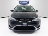 Used 2020 Chrysler Pacifica Touring-L image 2