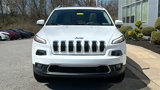 Used 2017 Jeep Cherokee Limited image 3
