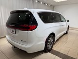 Used 2022 Chrysler Pacifica Touring-L w/ Uconnect Theater Family Group image 5