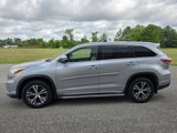Used 2016 Toyota Highlander XLE image 2