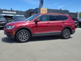 Used 2020 Volkswagen Tiguan SE w/ Panoramic Sunroof Package image 2