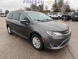 Used 2017 Chrysler Pacifica Touring-L image 5