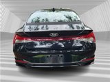 Certified 2022 Hyundai Elantra Limited w/ Preferred Accessory Package image 4