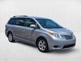 Used 2017 Toyota Sienna LE image 3