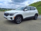 Used 2024 Kia Seltos S image 2