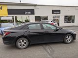 Used 2021 Hyundai Elantra SE w/ Cargo Package image 2