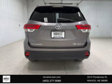 Used 2017 Toyota Highlander SE image 3
