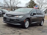 Used 2022 Chrysler Voyager LX image 3