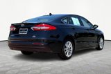 Used 2020 Ford Fusion SE image 2