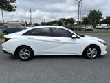 Used 2022 Hyundai Elantra SE image 2