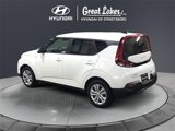 Used 2022 Kia Soul LX image 3