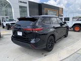 Used 2021 Toyota Highlander XLE image 5