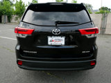Used 2017 Toyota Highlander SE image 5