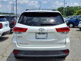 Used 2017 Toyota Highlander XLE image 4