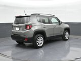 Used 2022 Jeep Renegade Latitude w/ Convenience Group image 2