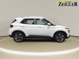 Used 2022 Hyundai Venue SEL image 4