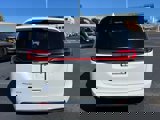 Used 2022 Chrysler Pacifica Touring-L image 5