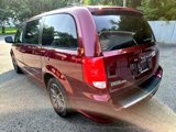 Used 2017 Dodge Grand Caravan GT image 3
