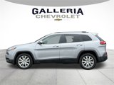 Used 2017 Jeep Cherokee Limited image 3