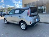 Used 2025 Kia Soul LX w/ LX Technology Package image 2