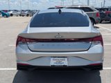 Used 2022 Hyundai Elantra SEL image 4