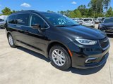 Certified 2022 Chrysler Pacifica Touring-L image 2