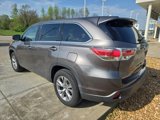 Used 2016 Toyota Highlander LE image 3